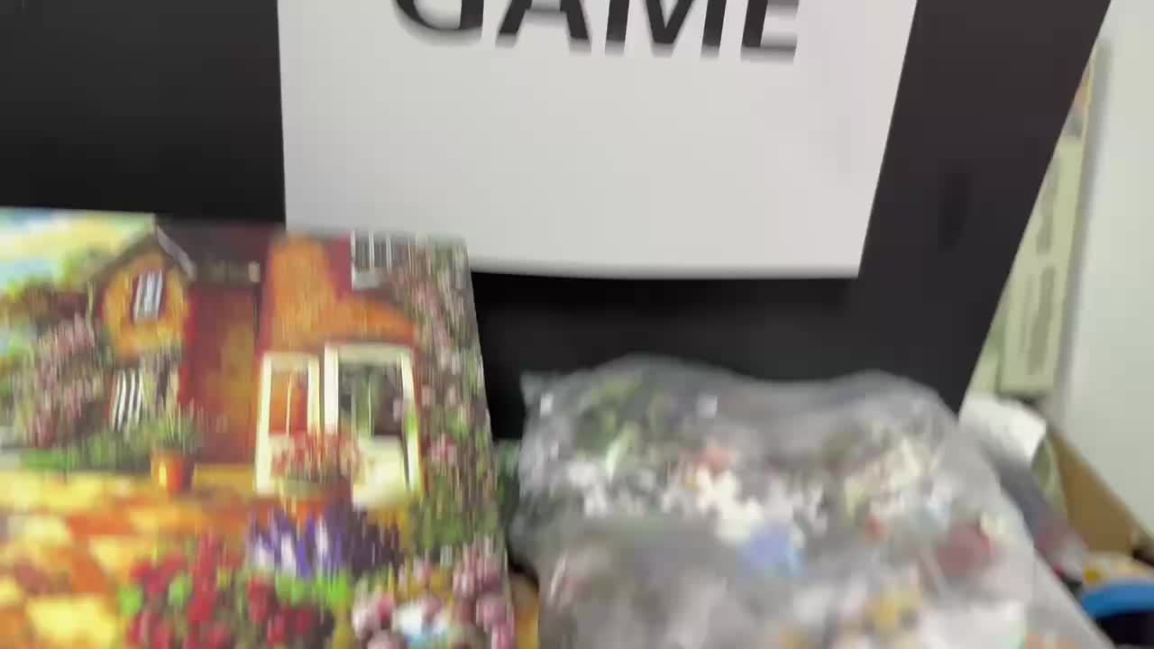 1000-Piece Seaside Villa Puzzle